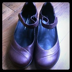 Aravon comfort engineering by New balance